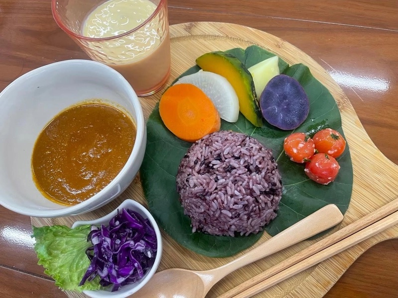 雑穀ごはんと島野菜のディナー